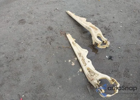 2012 Ford Escape Xlt z USA, uszkodzony, nr VIN 1FMCU9DG2CKB76081